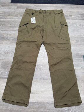 Men's Tactical Cargo Pants in Olive with Zip Pockets